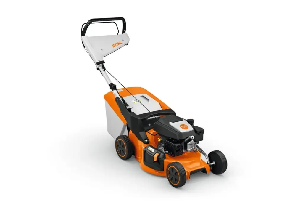 Cortacésped STIHL RM 248: Eficiencia para Jardines Medianos